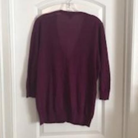 EUC Ann Taylor Magenta Purple Button Front V-neck Cardigan Sweater Size L - Picture 2 of 4